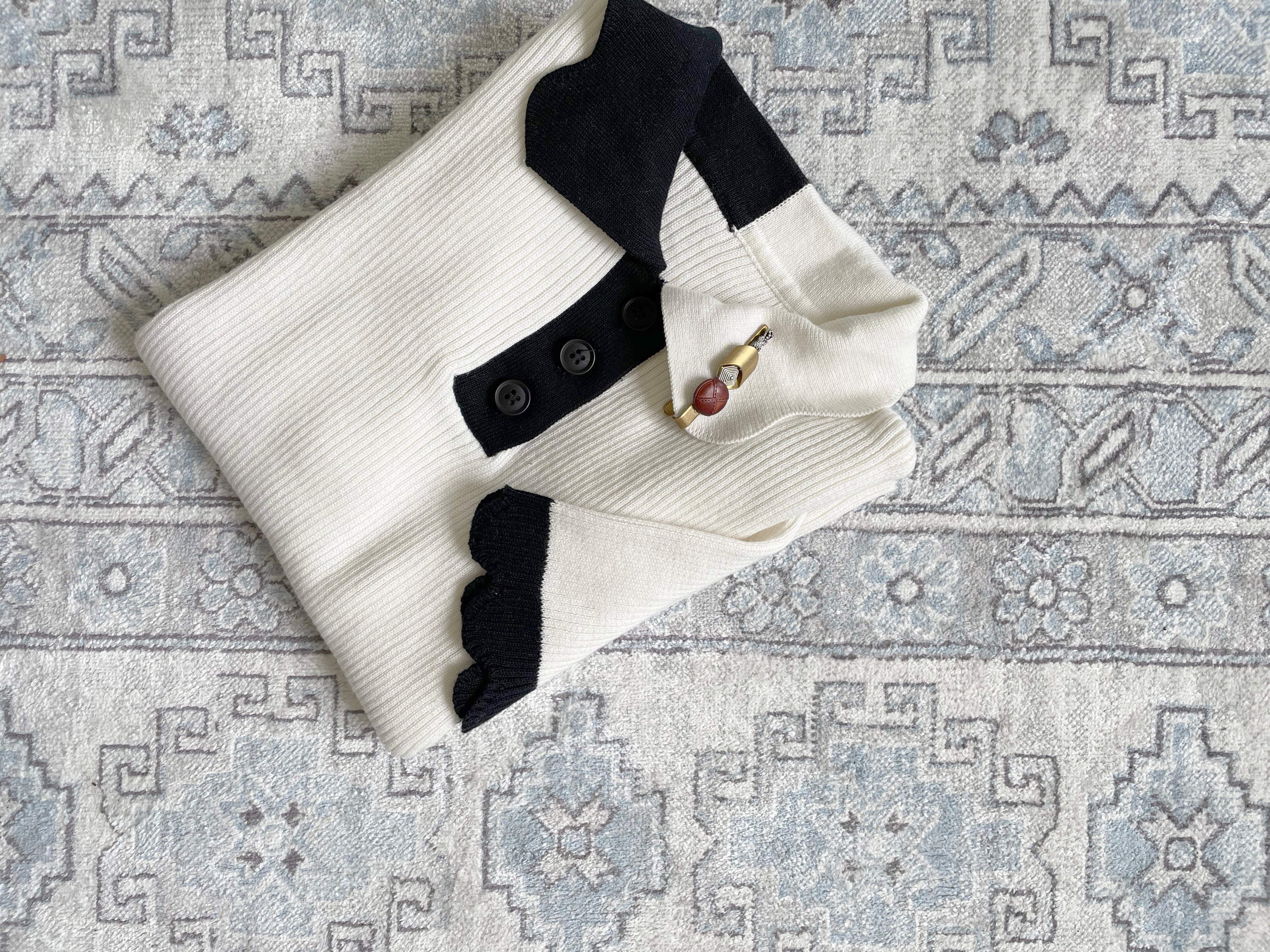Knit Polo Scalloped Trim Sweater 580 HKD