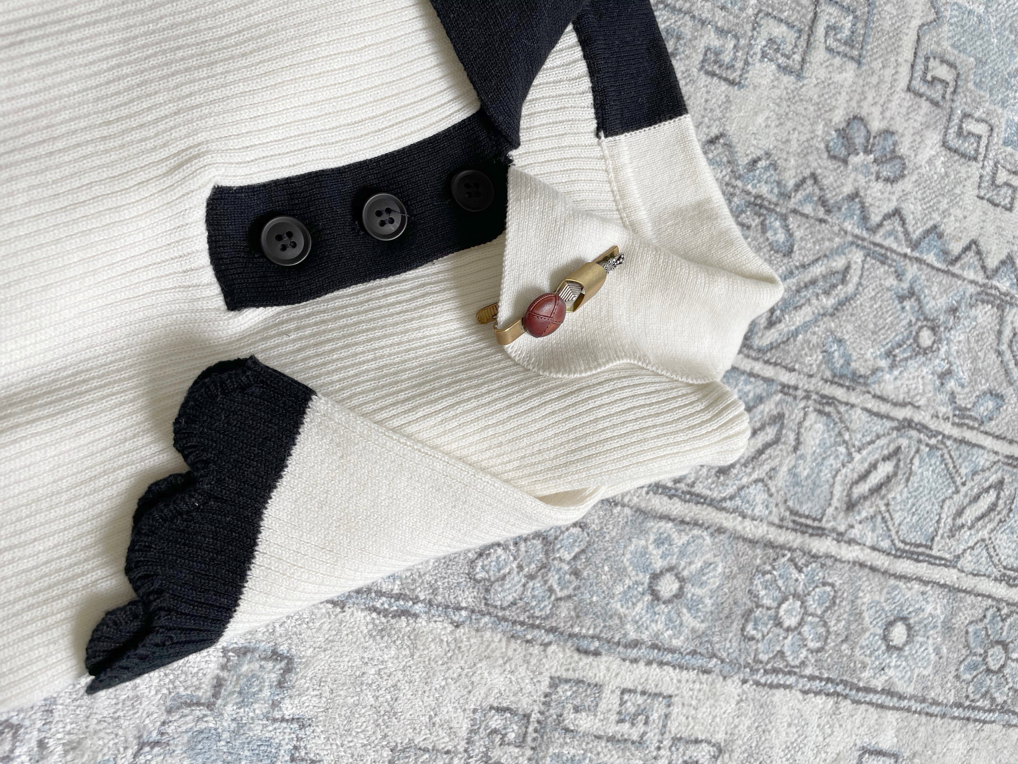 Knit Polo Scalloped Trim Sweater 580 HKD